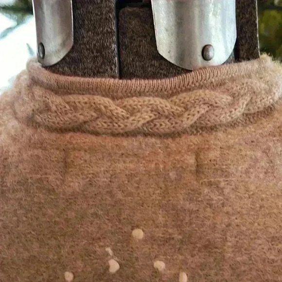 Coldwater Creek women’s 100% wool size medium holiday vest. Zips up the front. - Picture 6 of 8